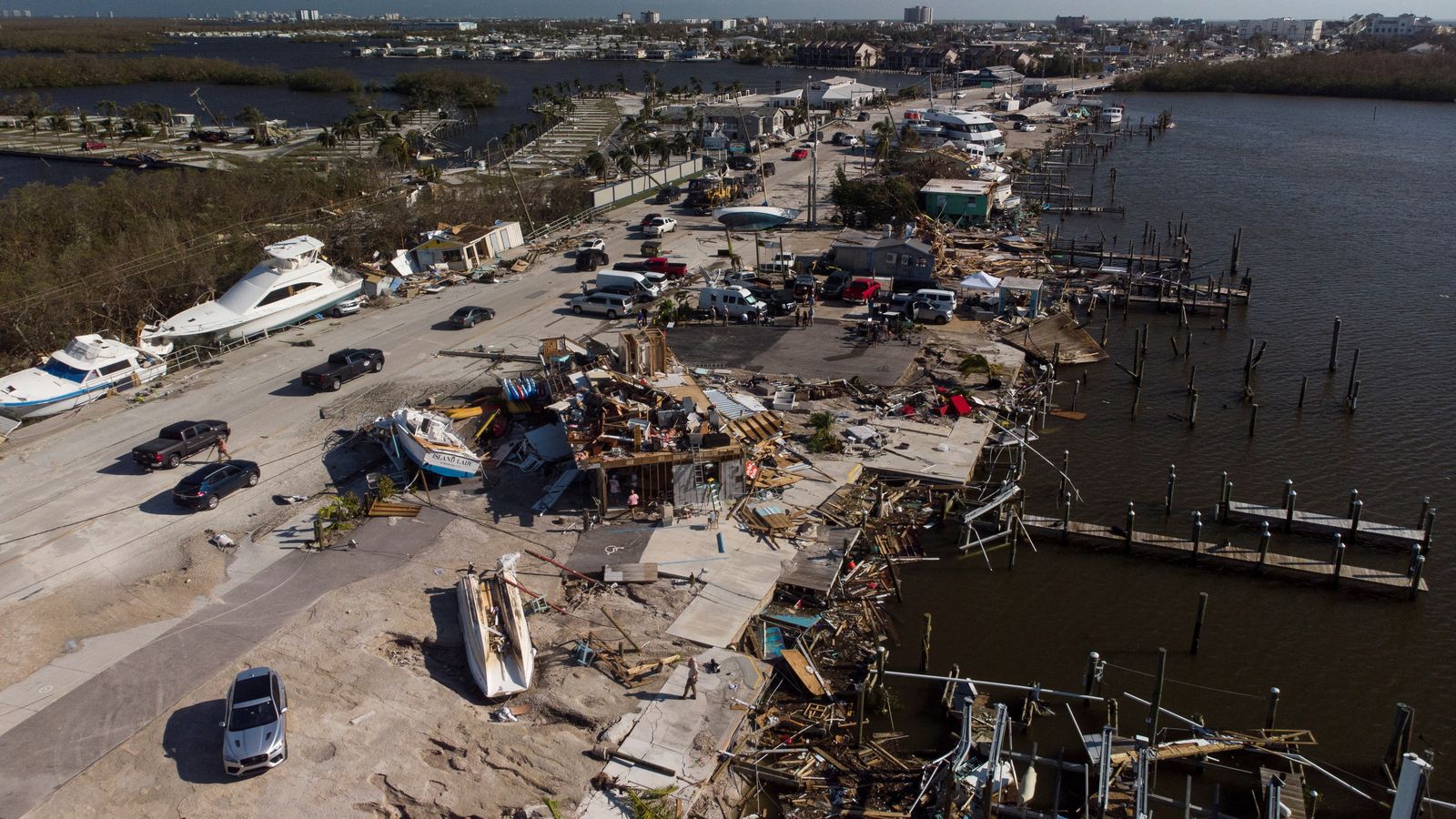 Un port esportiu de la ciutat de Fort Myers, totalment devastat