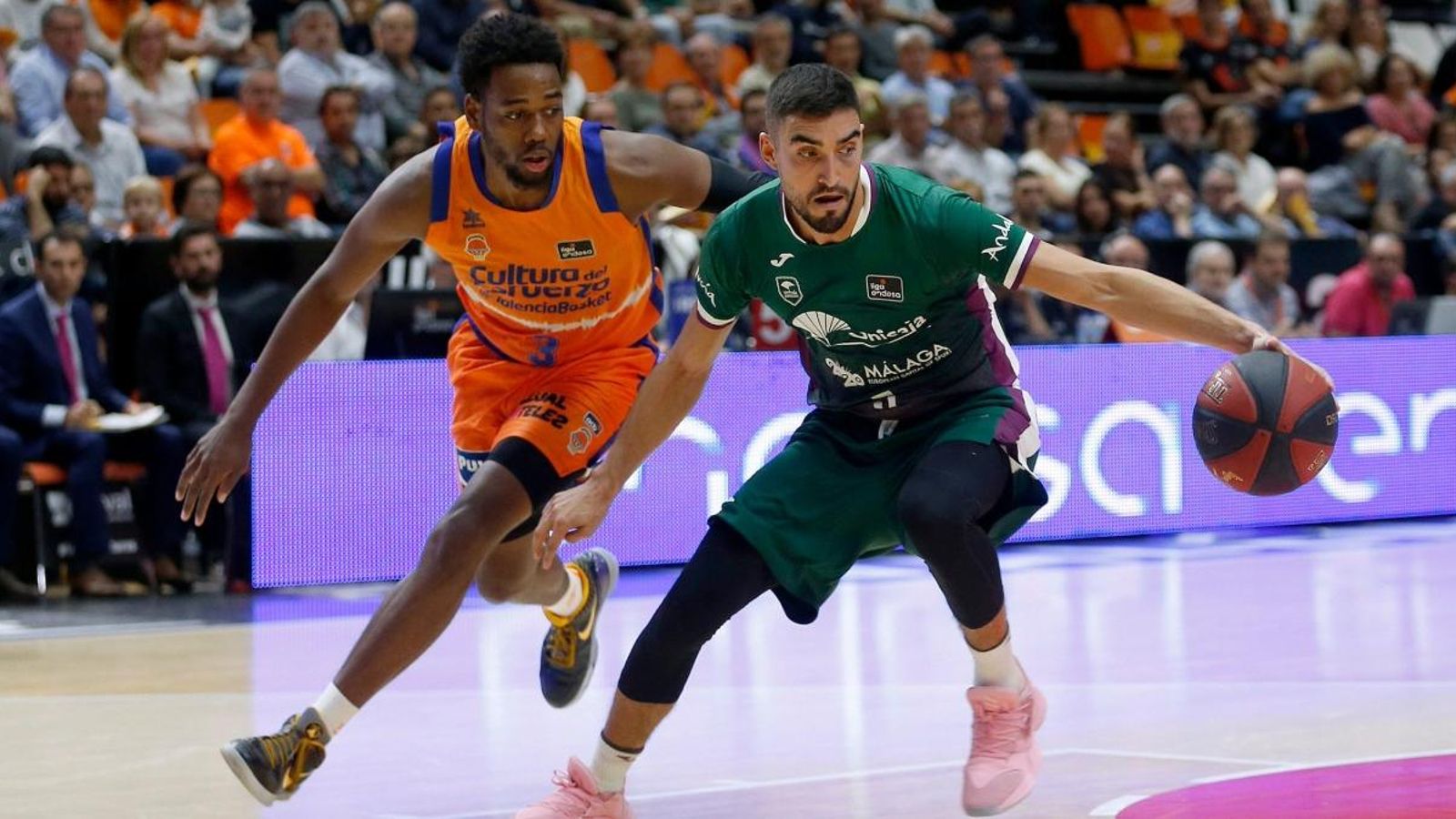 Loyd i Fernández en un moment del partit