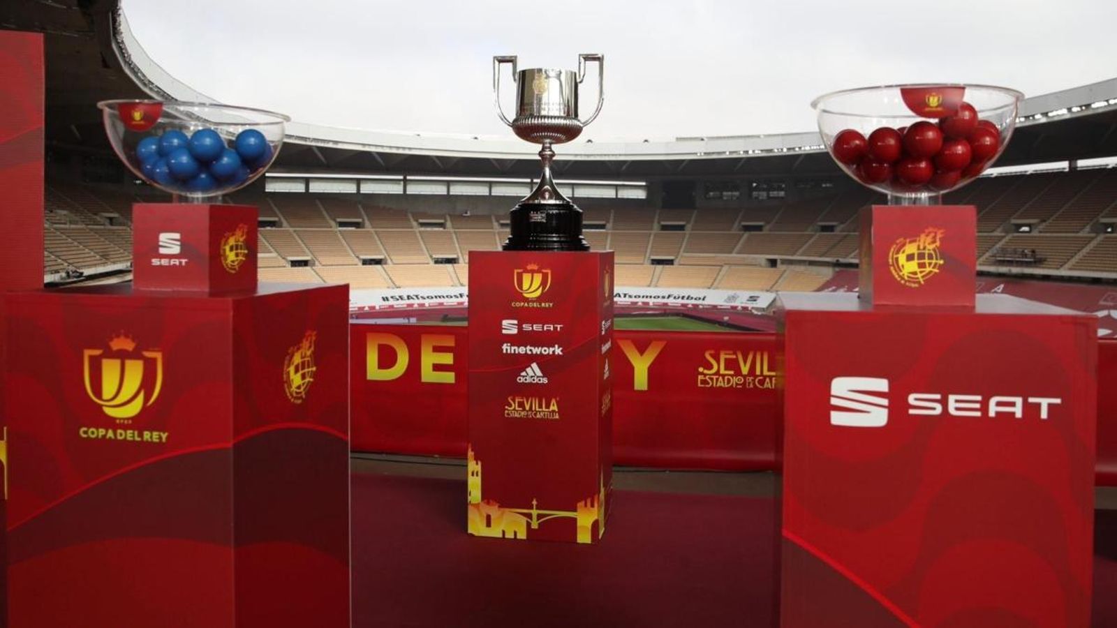 La Copa del Rei a l'estadi de la Cartuja, on es jugarà la final el 18 d'abril