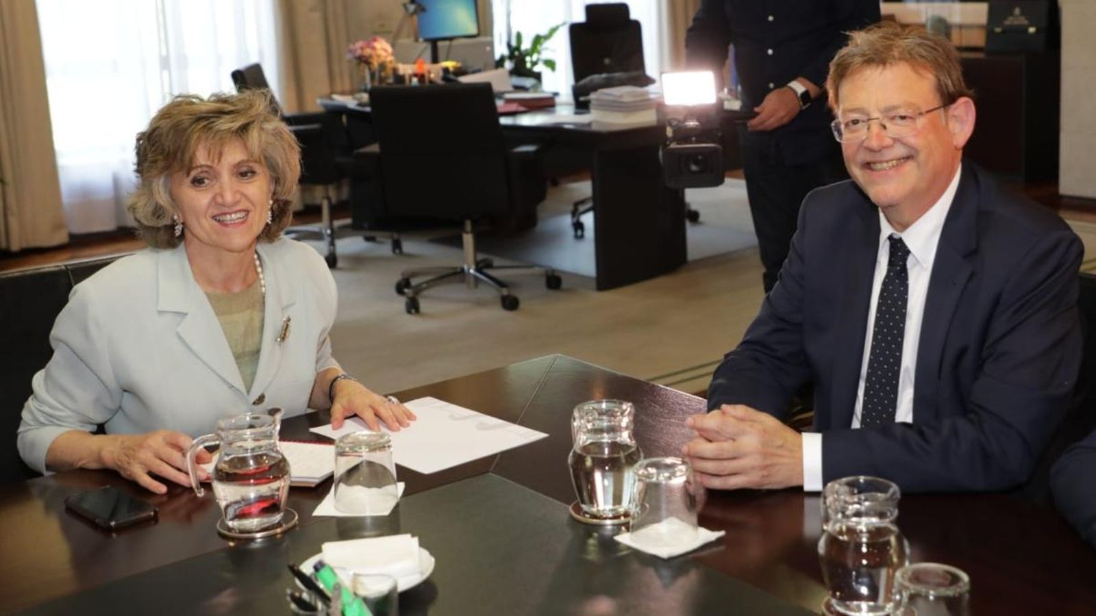 El president de la Generalitat, Ximo Puig, es reuneix aquest dimecres amb la ministra de Sanitat i Benestar Social, María Luisa Carcedo El president de la Generalitat, Ximo Puig, es reuneix aquest dimecres amb la ministra de Sanitat i Benestar Social, María Luisa Carcedo