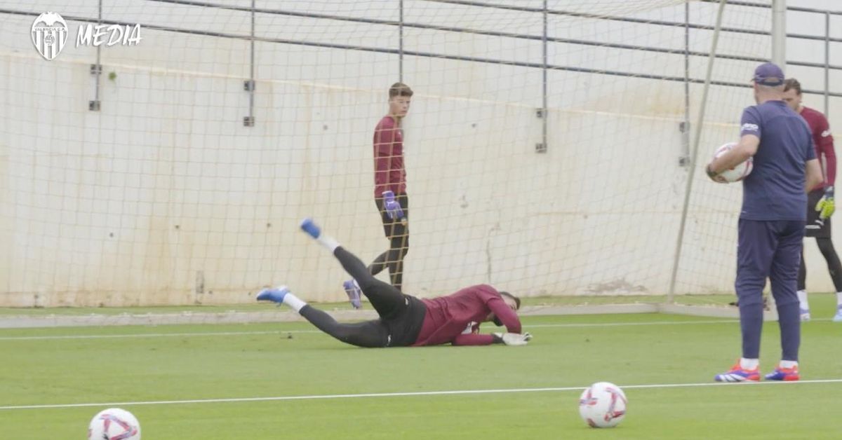 Debat obert a la porteria del València - À Punt