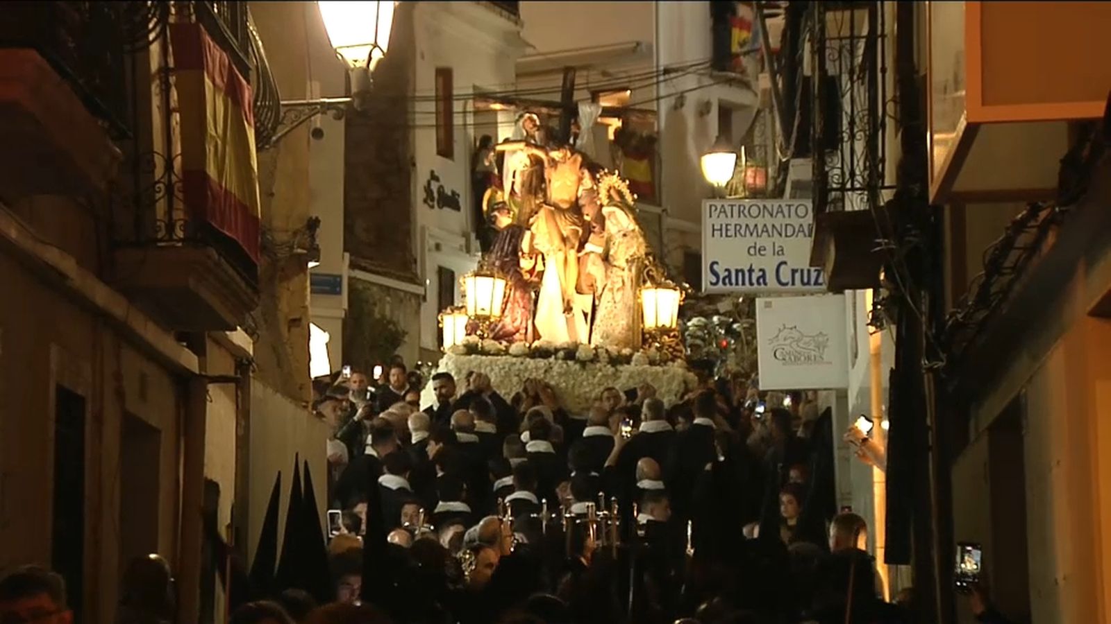 El Davallament de la Creu en la processó de la Santa Creu d'Alacant