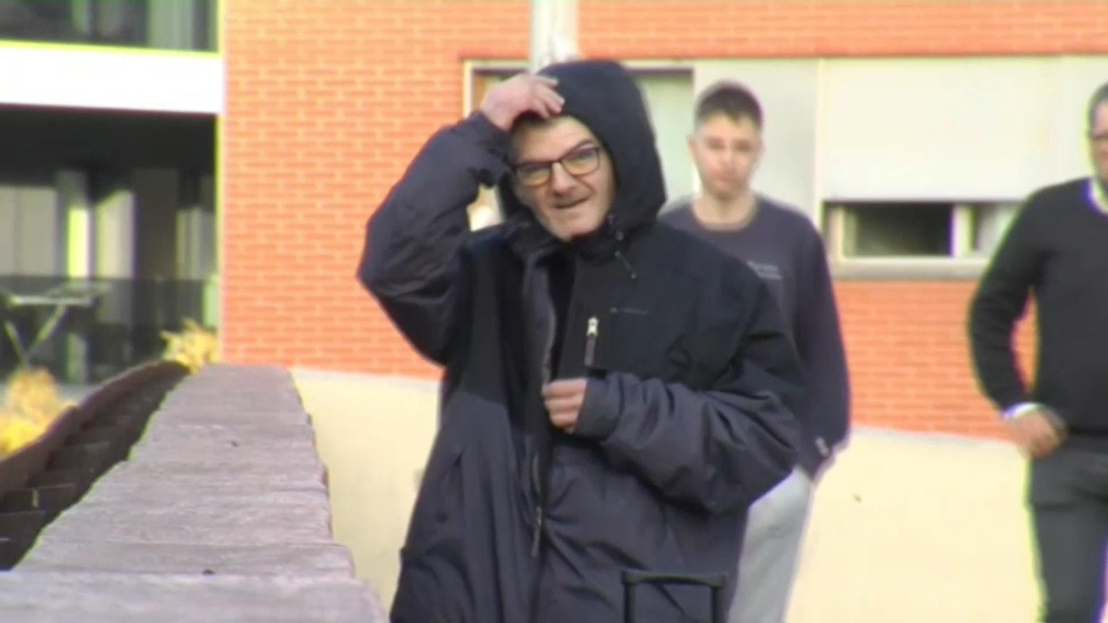 Miguel Ricart a l'exida de la presó