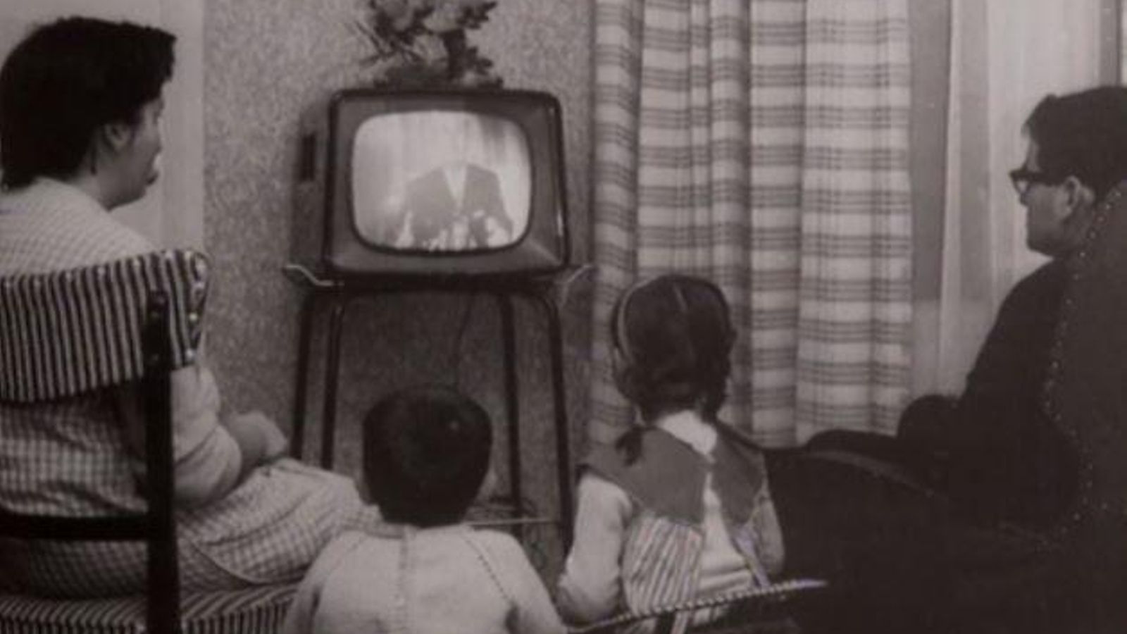Arriba la televisió a les llars