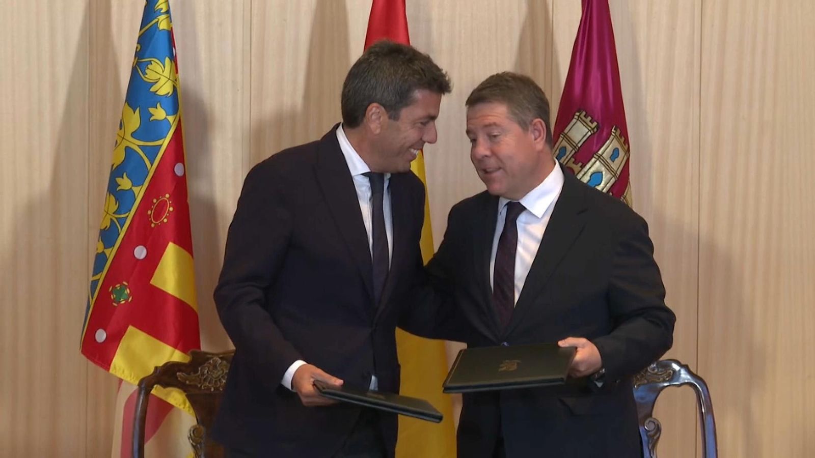 Carlos Mazón i Emiliano García-Page este dimecres a Requena Carlos Mazón i Emiliano García-Page este dimecres a Requena