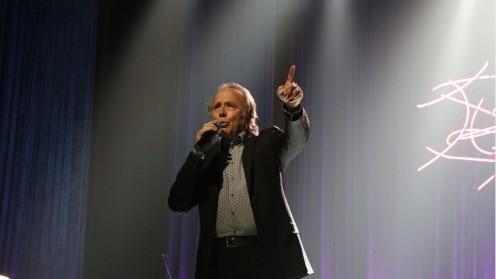 13.08.2018 | Llibre dedicat a Joan Manuel Serrat