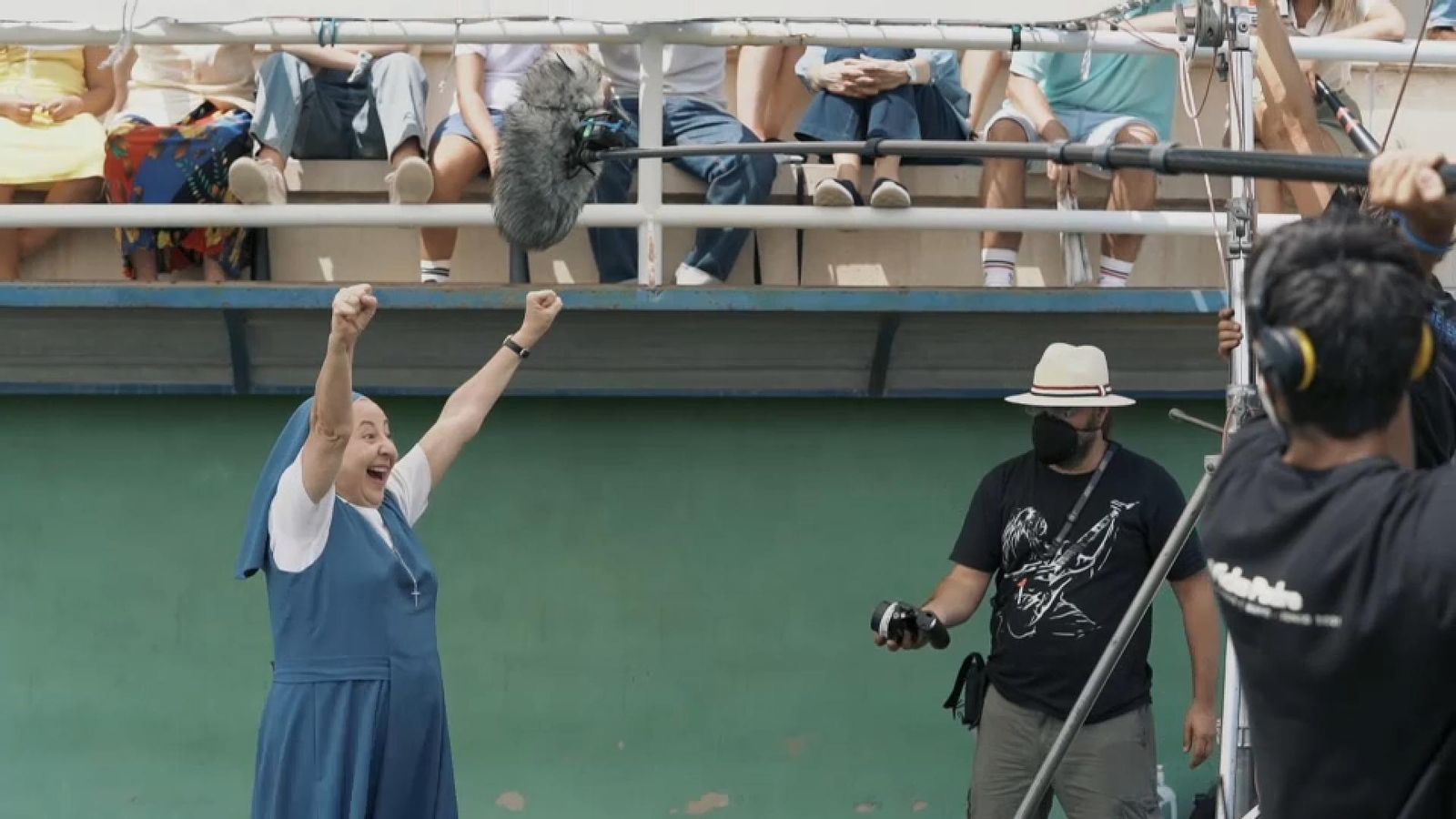 Carmen Machi, durant el rodatge de 'Llenos de gracia' a Paterna