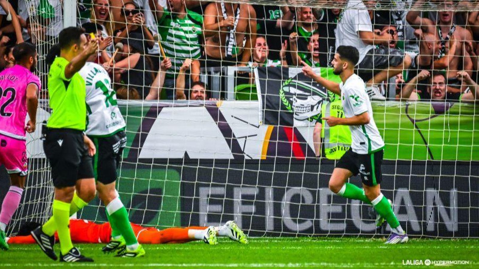 Andrés celebra un dels gols