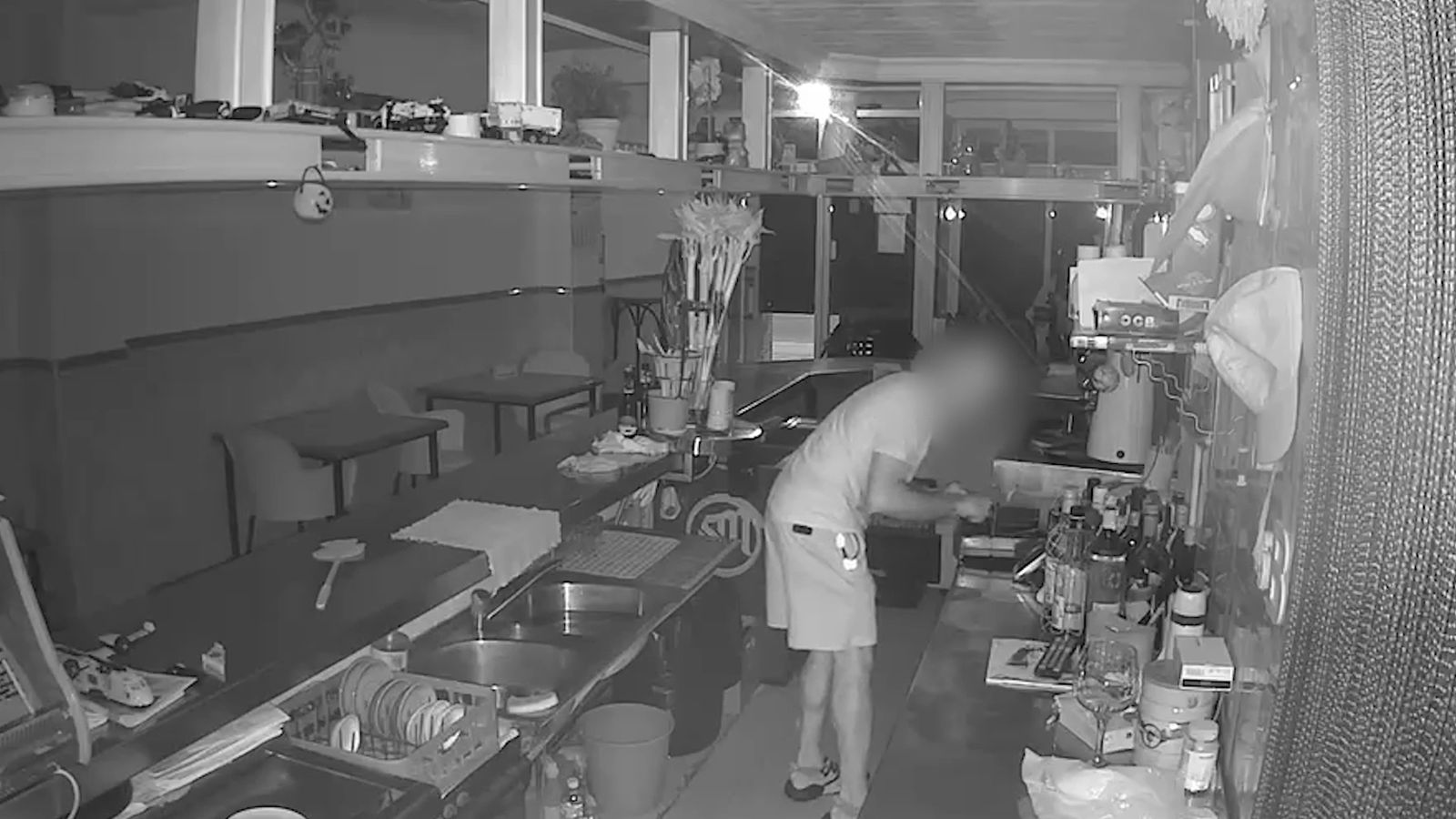 Imatges de la càmera de seguretat del local