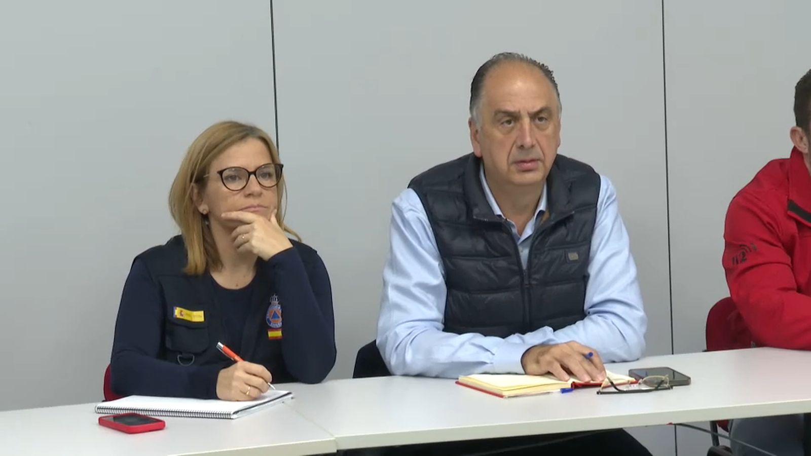 El conseller d'Emergències i Interior, Juan Carlos Valderrama Zurián i la delegada del govern a la Comunitat Valenciana, Pilar Bernabé, durant el Cecopi