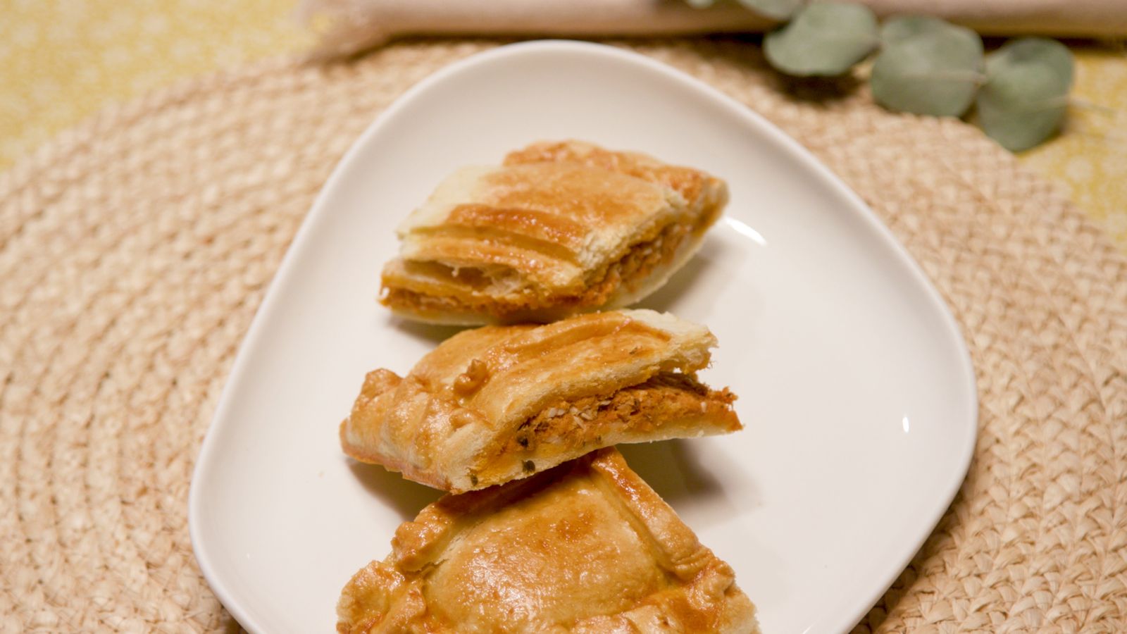 Empanada de tonyina