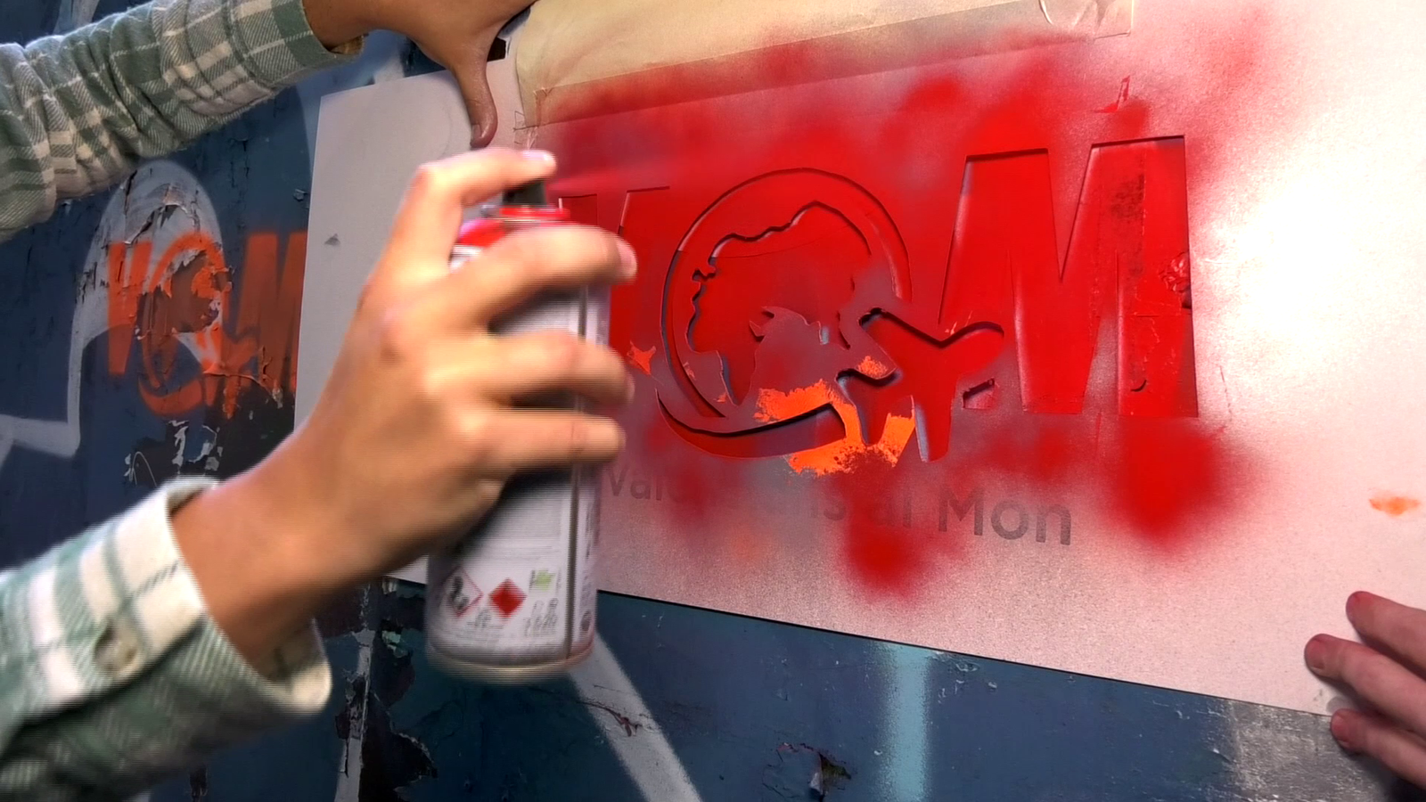 Grafit de 'Valencians al món' a Xile