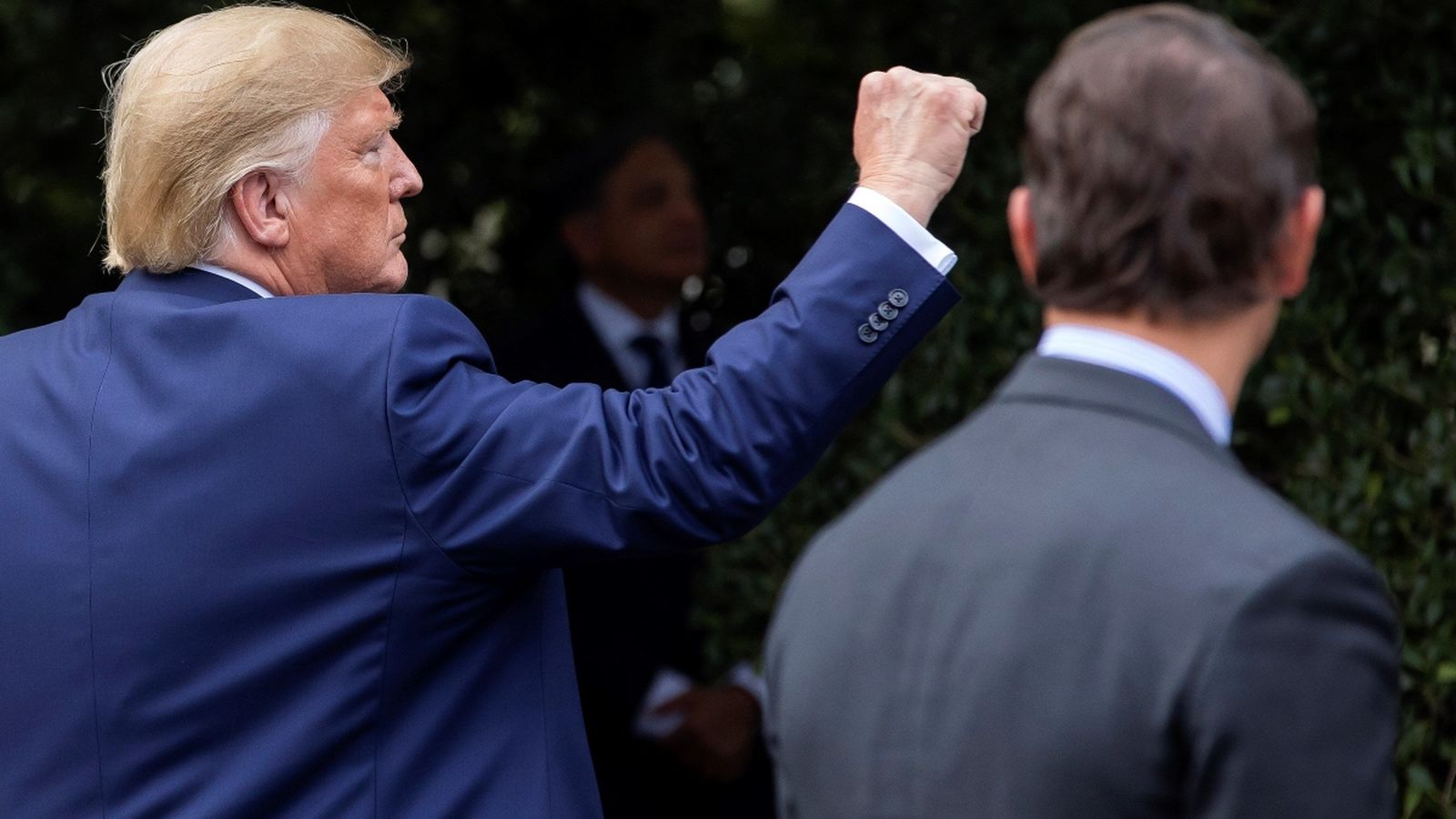 Trump compara el funcionari que va denunciar la telefonada amb un espia