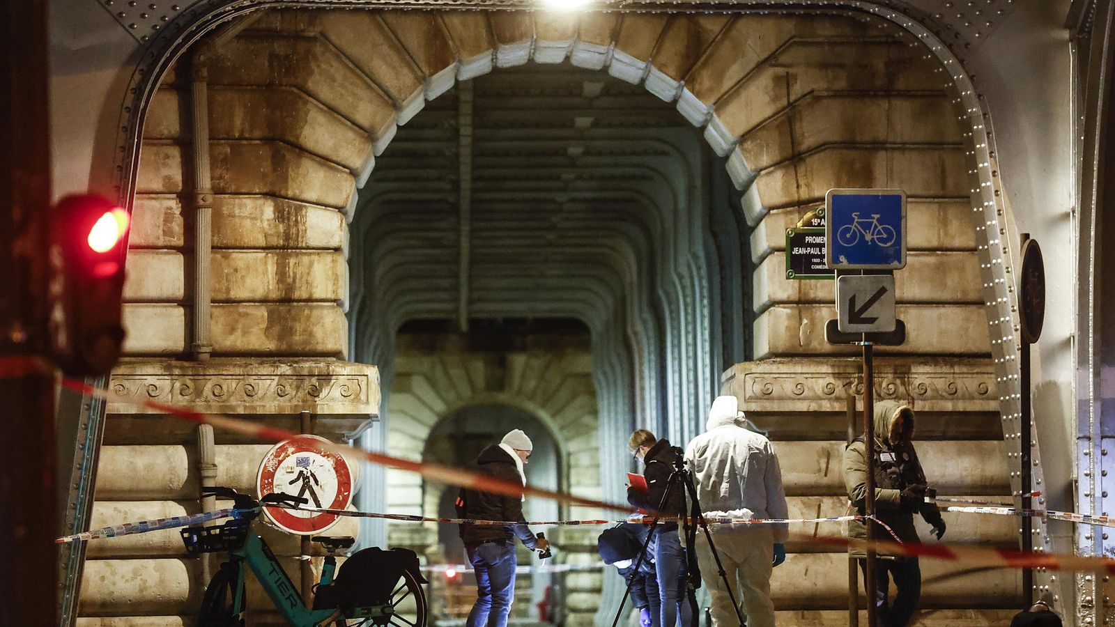 L'atac que ha deixat un mort i dos ferits s'ha produït en una zona propera a la Torre Eiffel