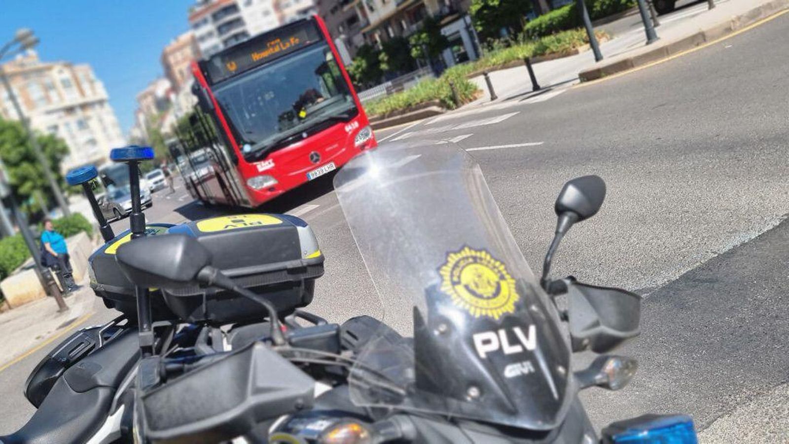 La Policia Local de València ha reforçat la vigilància per a "DESPEJAR" els carrils bus de vehicles privats
