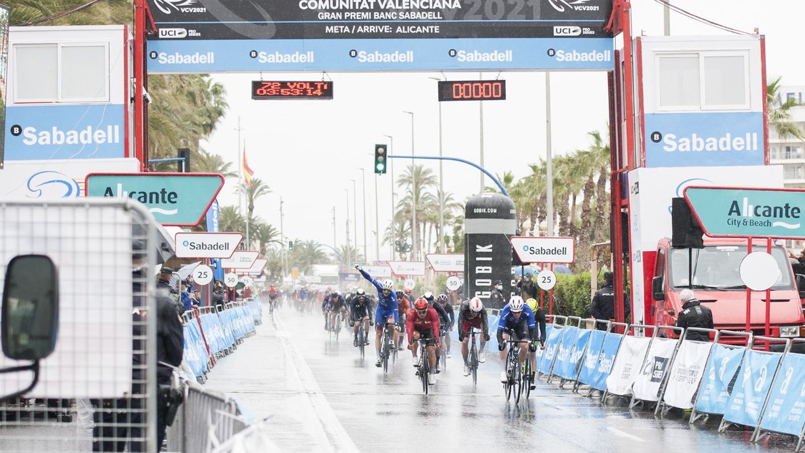 Arnaud Démare guanya la segona etapa de la Volta a l'esprint d'Alacant