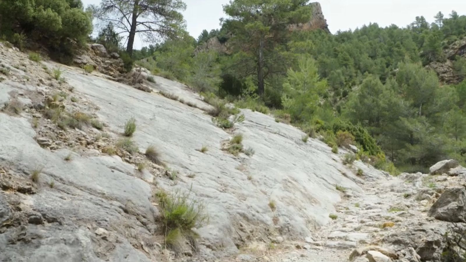 L'espill de falla és una de les singularitats geològiques difícils de veure al Penyagolosa