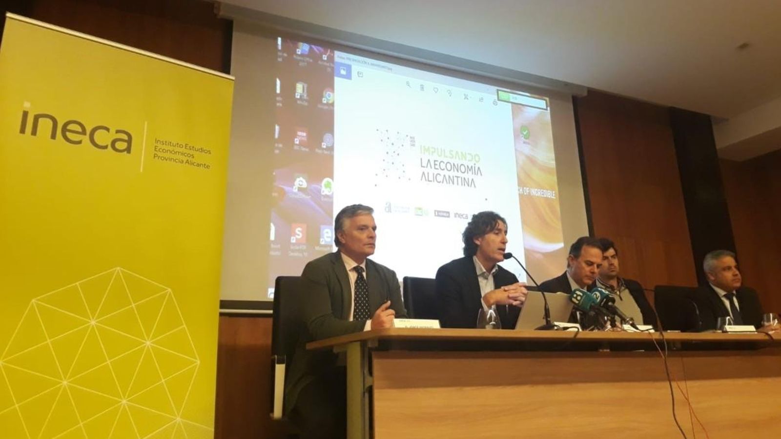 Representants d'Ineca en una imatge d'arxiu
