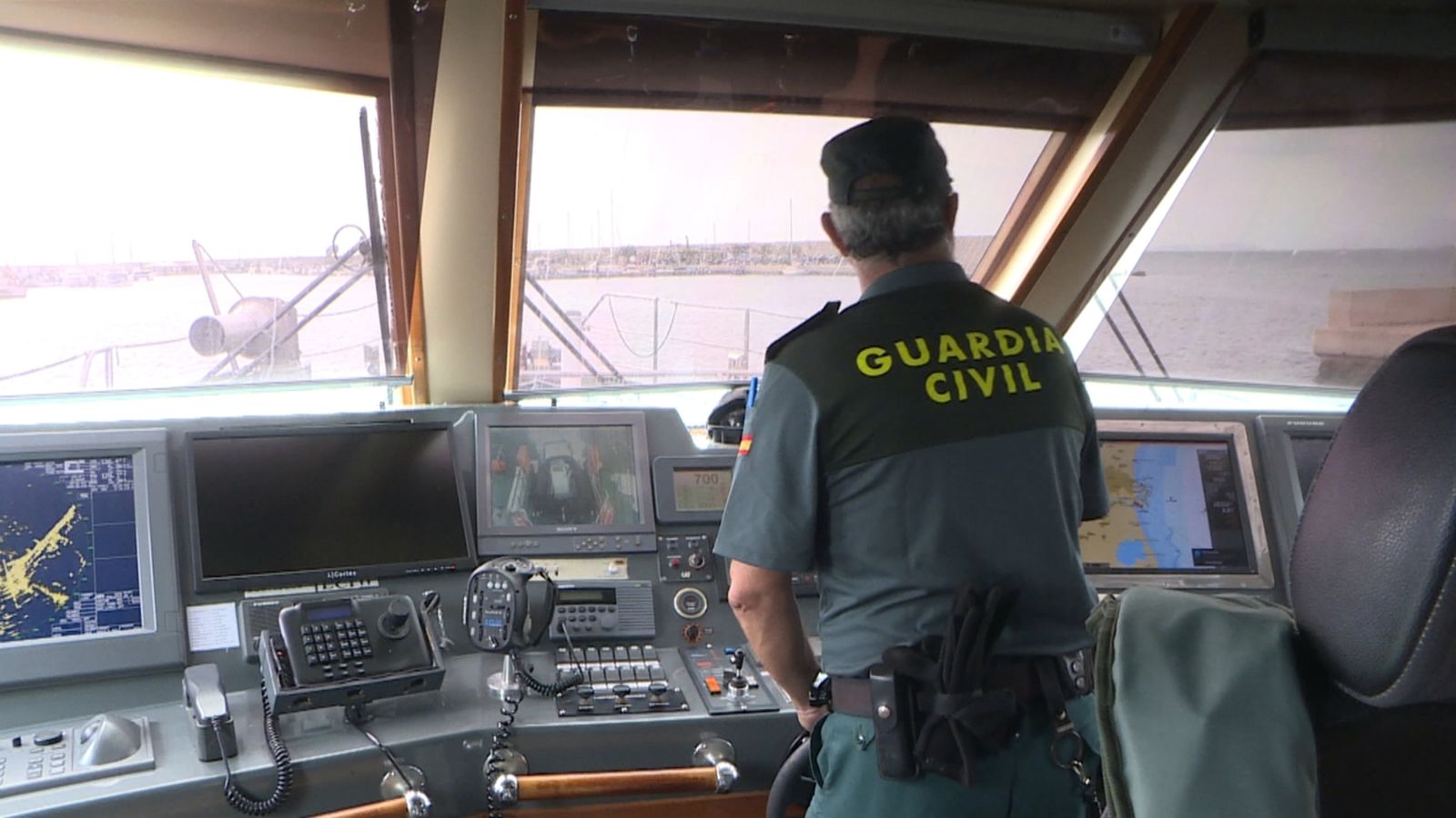 Un agent del Servei Marítim de la Guàrdia Civil