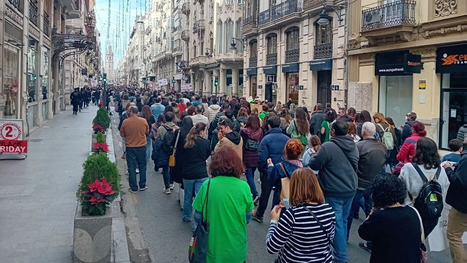 Manifestació pels carrers de València