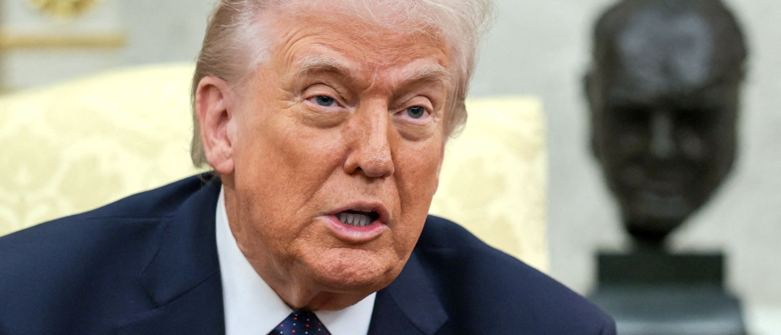 El president dels Estats Units, donald Trump, este dimarts durant la seua reunió amb el canciller alemany,  Friedrich Merz, en el despatx oval