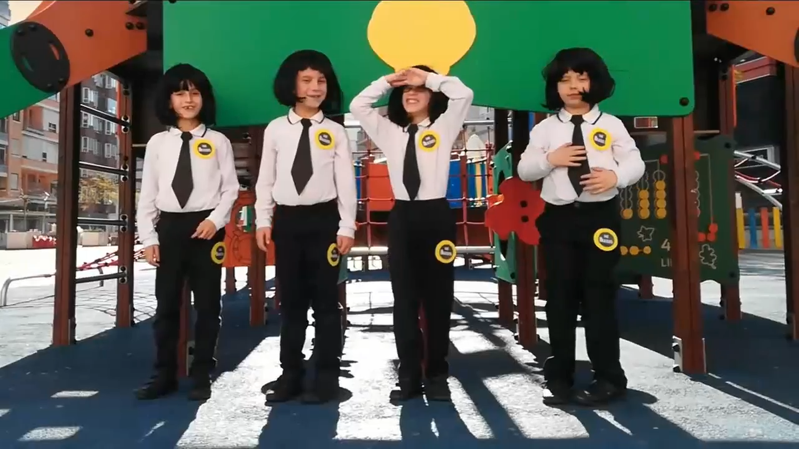 EL VESTIT NOU DE L'EMPERADOR,  Col.legi San José -  Fundación Educativa Madre Micaela HHDC (Tavernes de la Valldigna, la Safor)