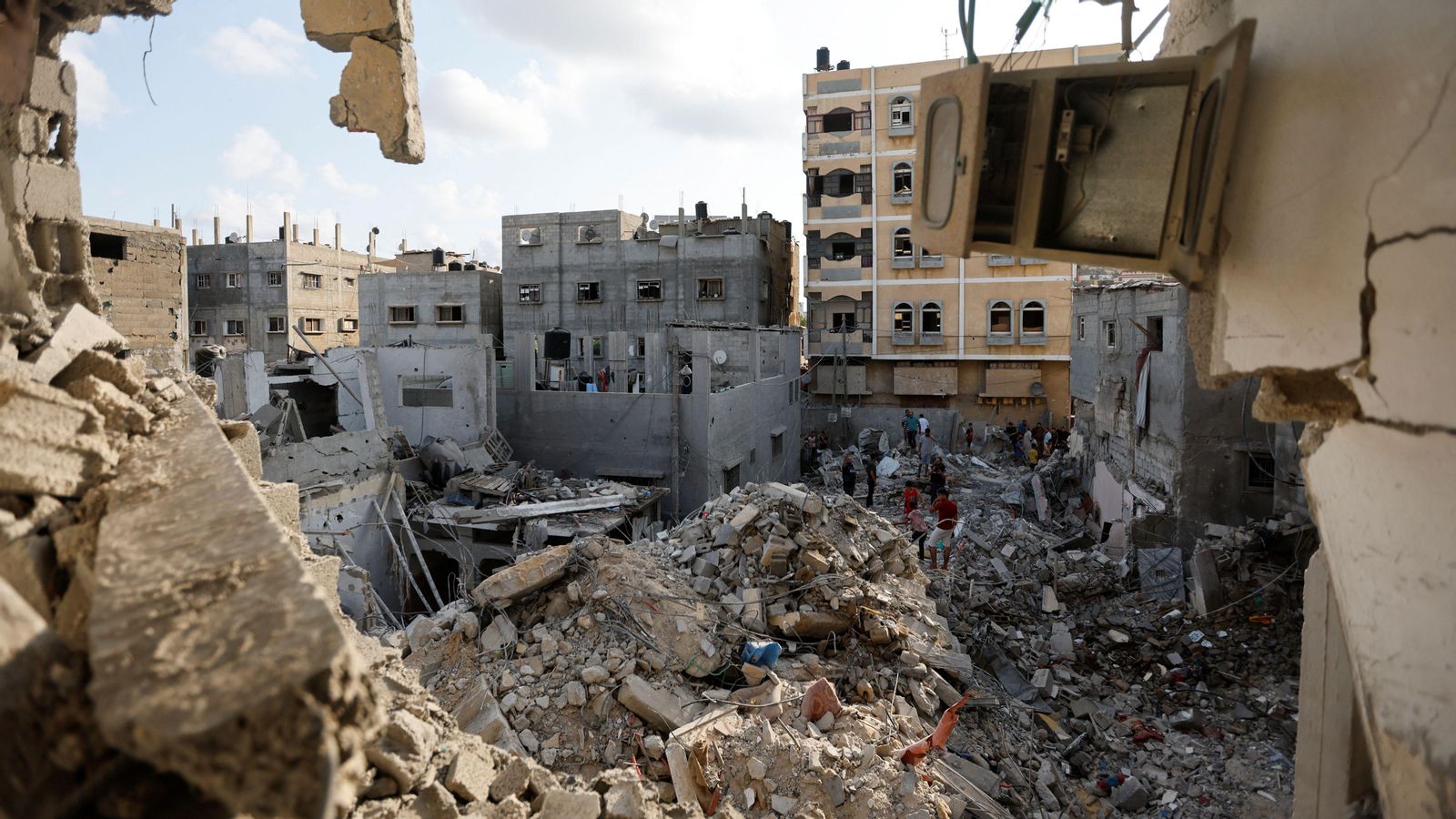 Al voltant d'un centenar de xiquets palestins han mort a causa dels bombardejos Al voltant d'un centenar de xiquets palestins han mort a causa dels bombardejos
