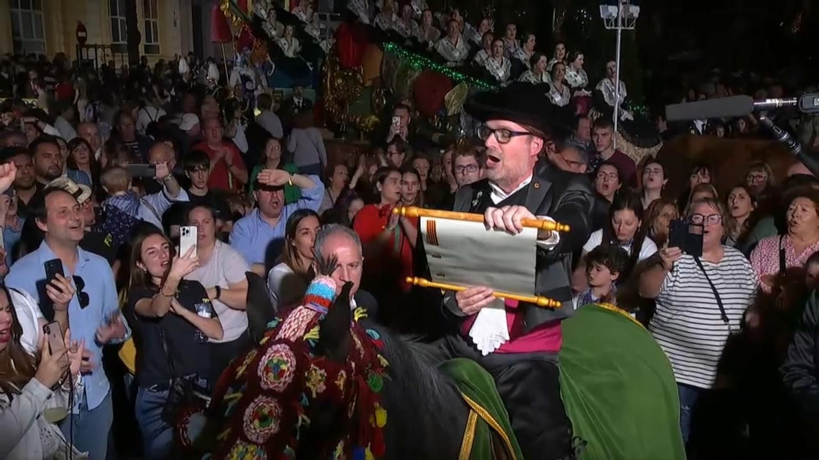 En À Punt viurem en directe l'inici de les festes grans de Castelló amb la retransmissió de la Cavalcada del Pregó
