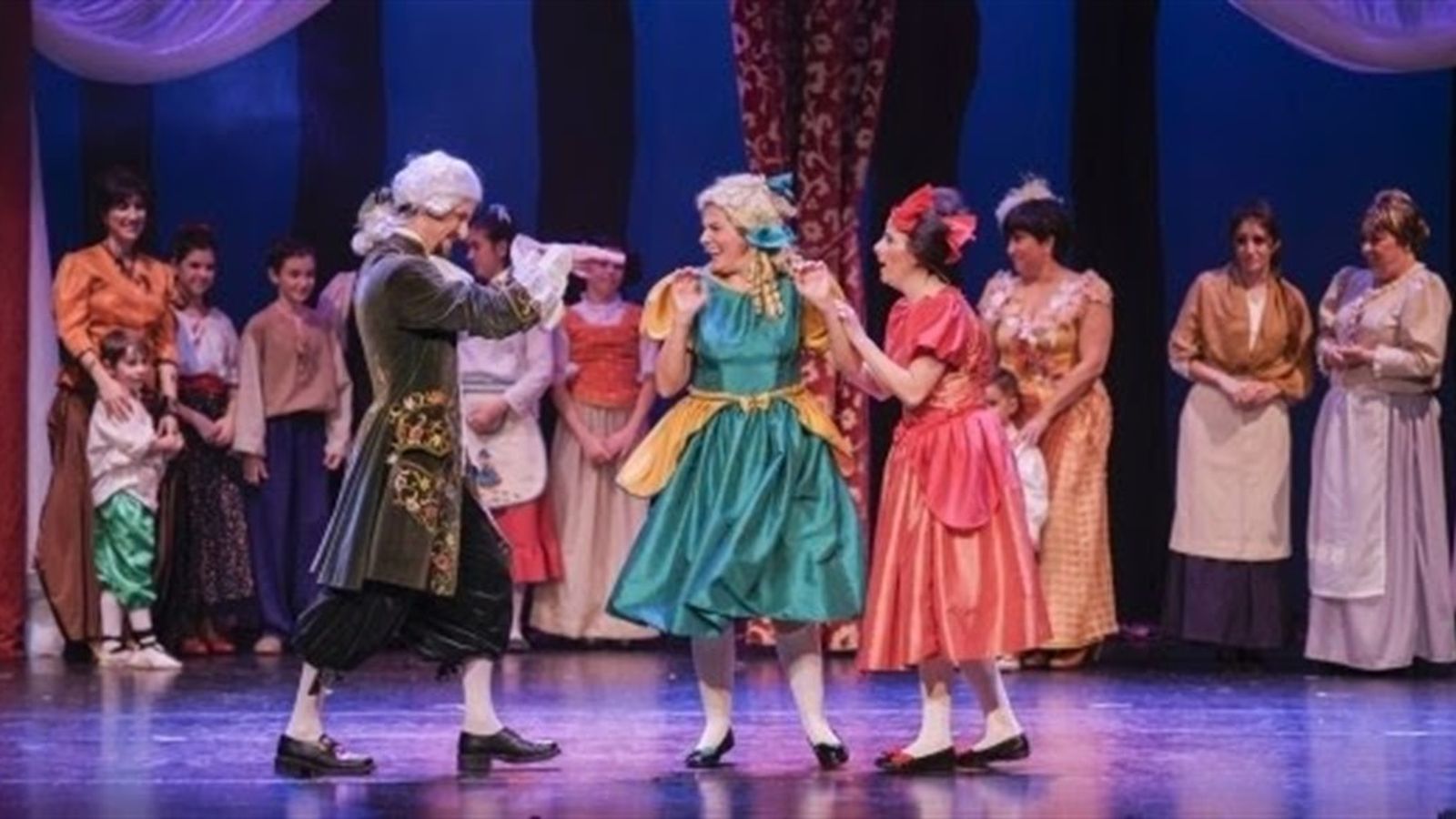 Representació de l'obra 'La Pequeña Cenicienta' de la companyia Taules Teatre.