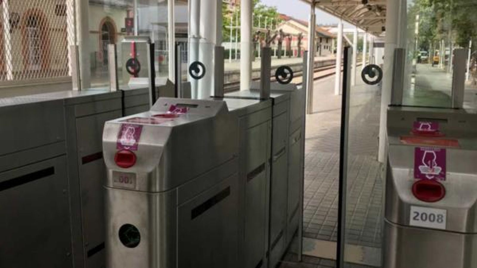 Generalitat i municipis de l'àrea metropolitana de València demanen 38 milions per al transport públic.