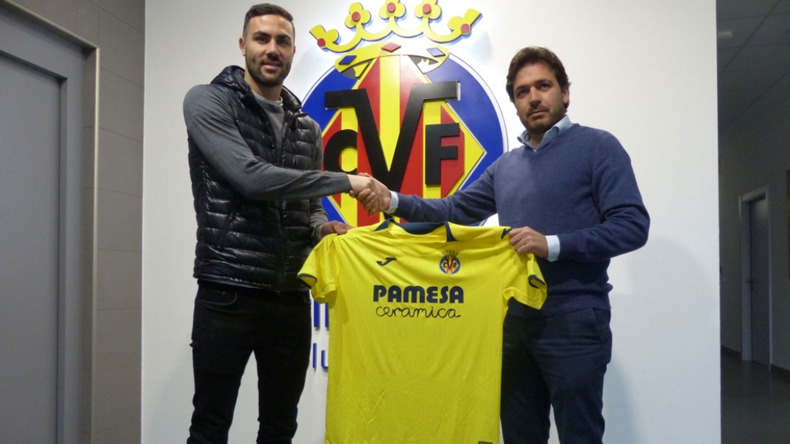 Vicent Iborra i el conseller delegat del Villarreal CF, Fernando Roig Negueroles, a la ciutat esportiva