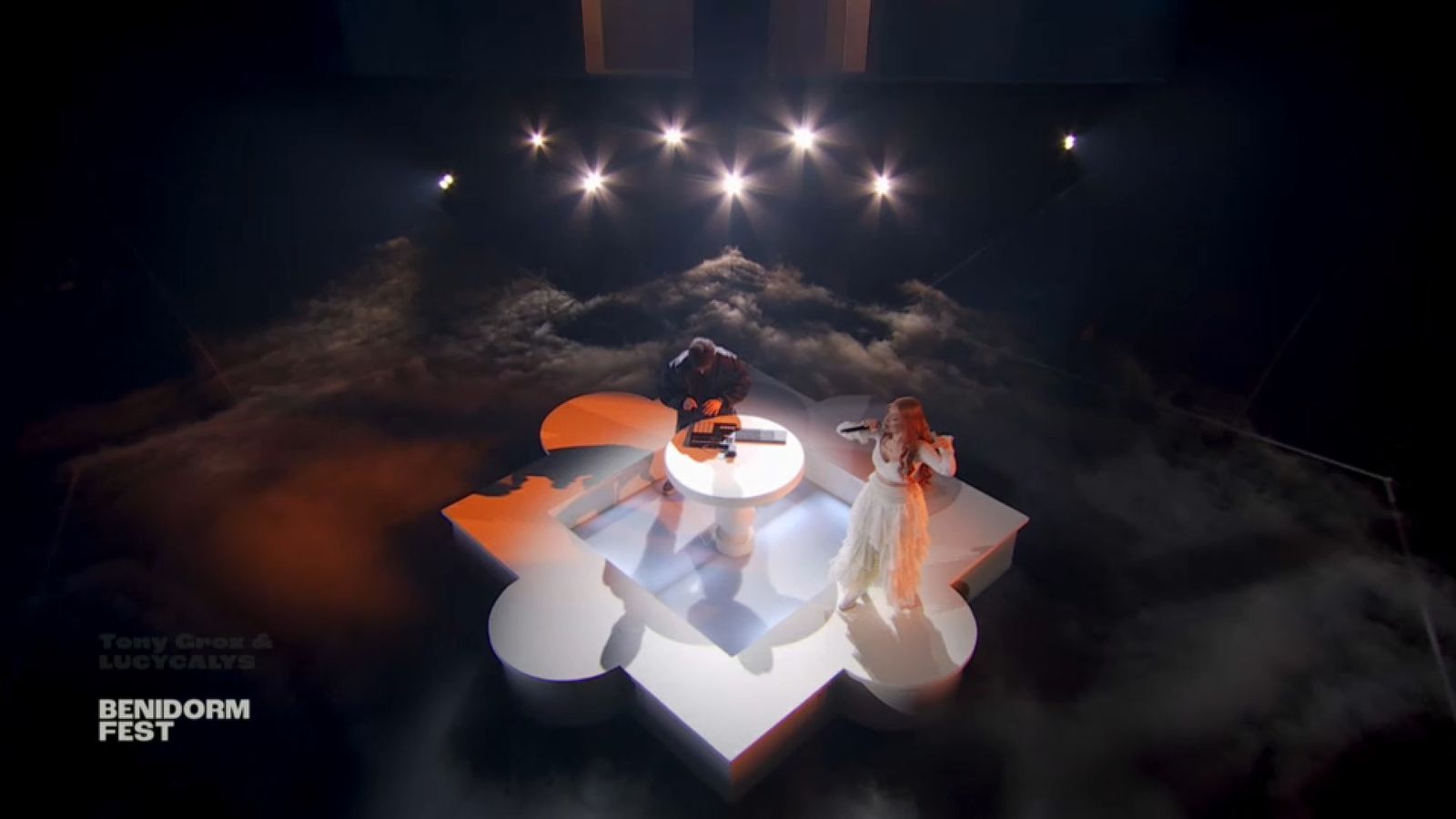 Actuació de Tony Grox & LUCYCALYS en la final