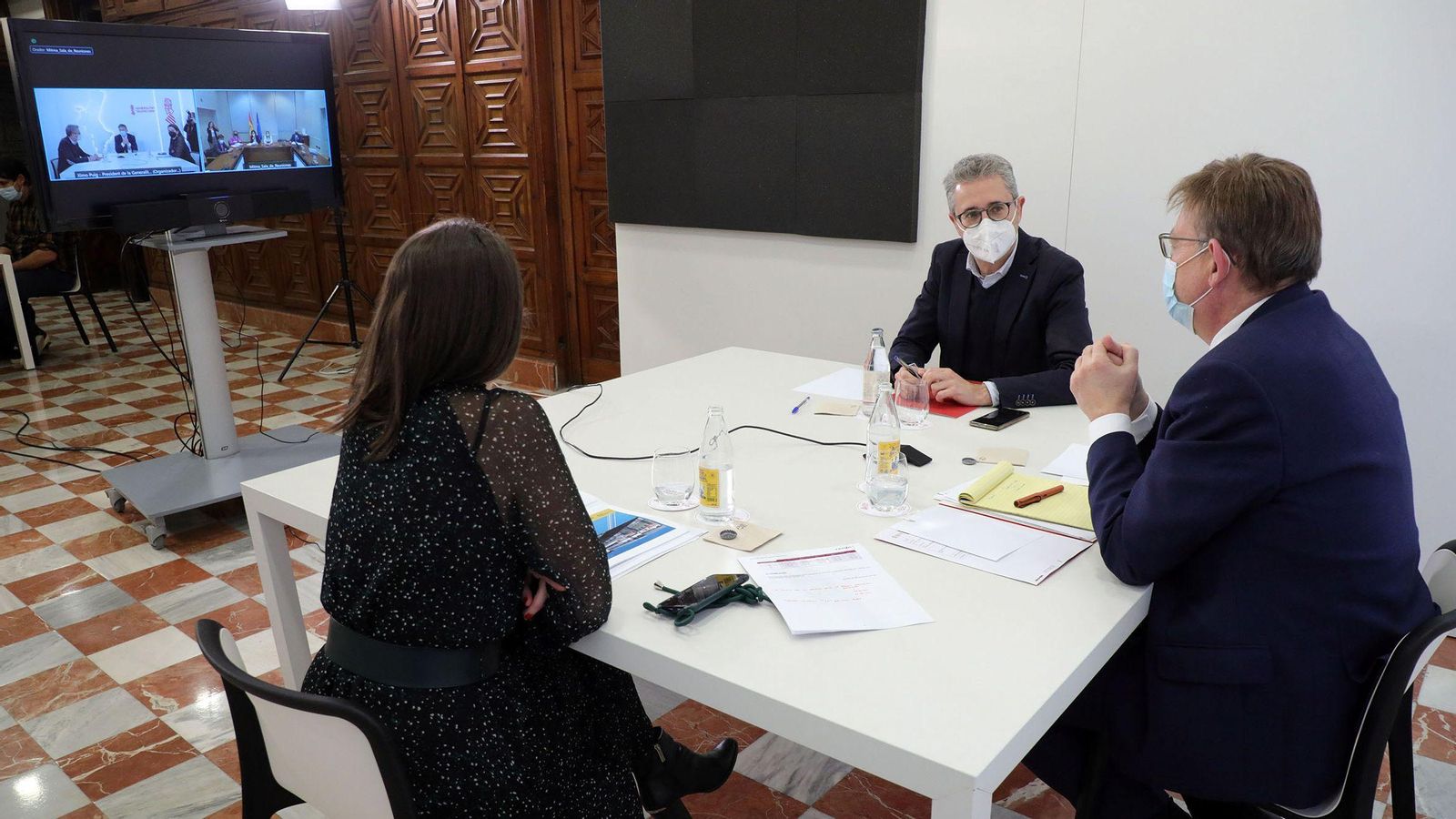 Reunió telemàtica entre el president de la Generalitat, Ximo Puig, el conseller de Política Territorial, Arcadi España i la ministra de Transports, Raquel Sánchez