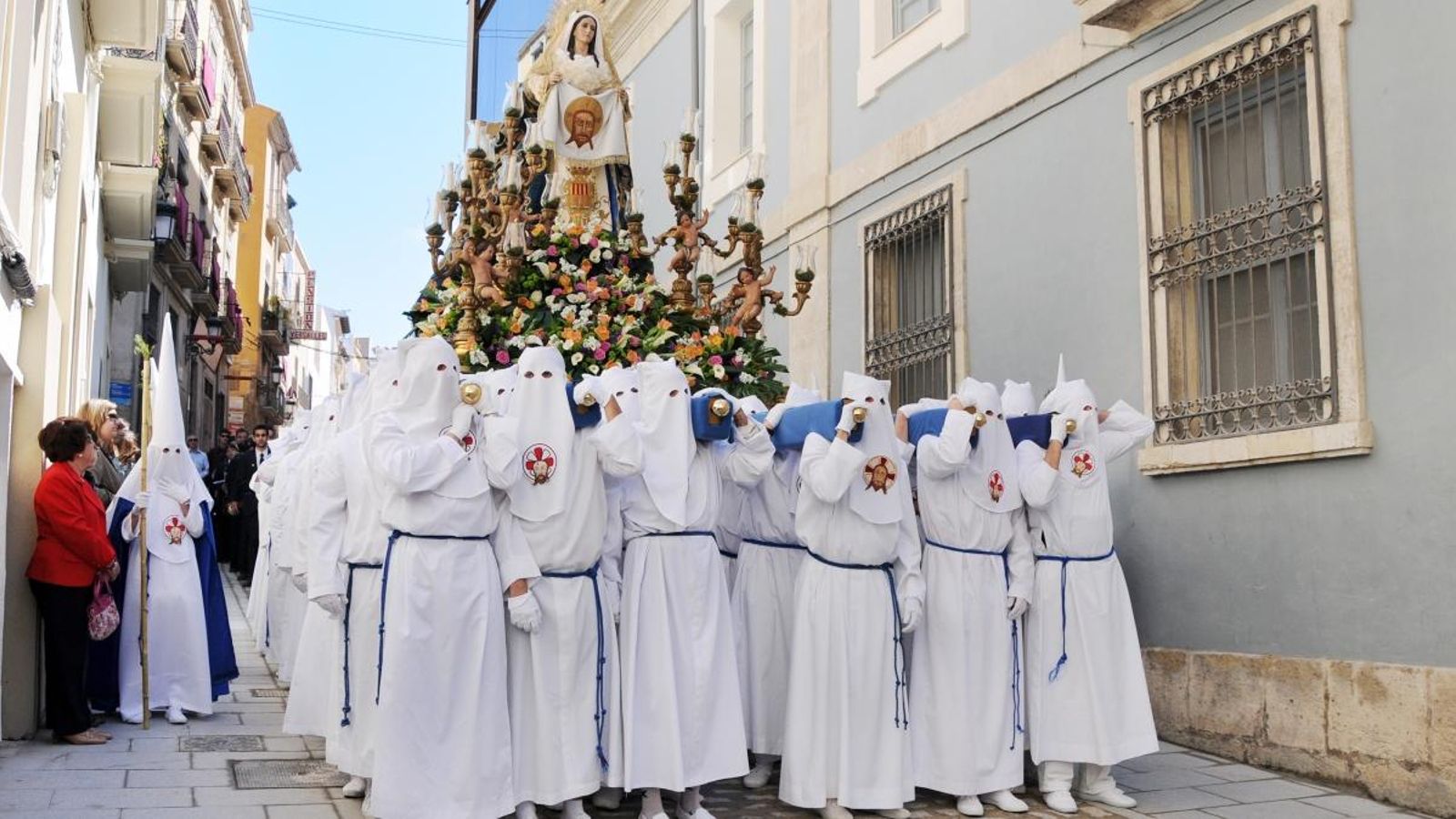 Una processó recorre els carrers d'Alacant, en una imatge d'arxiu