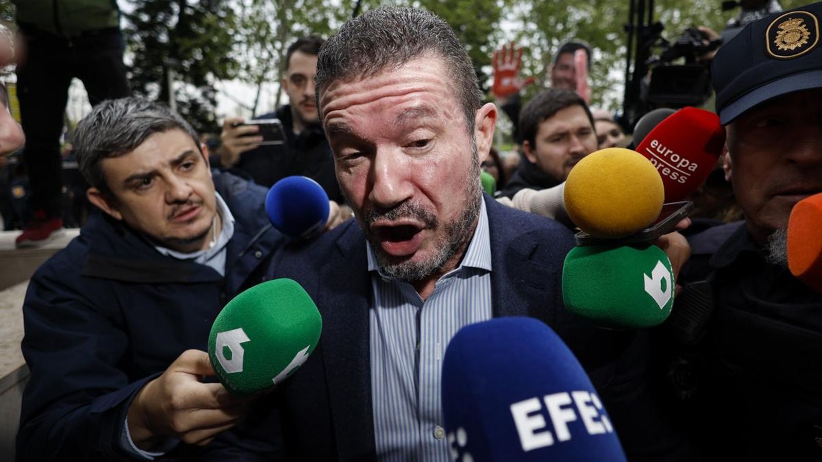 L'exsecretari autonòmic d'Emergències Emilio Argüeso en arribar al jutjat L'exsecretari autonòmic d'Emergències, Emilio Argüeso, en l'arribada al jutjat