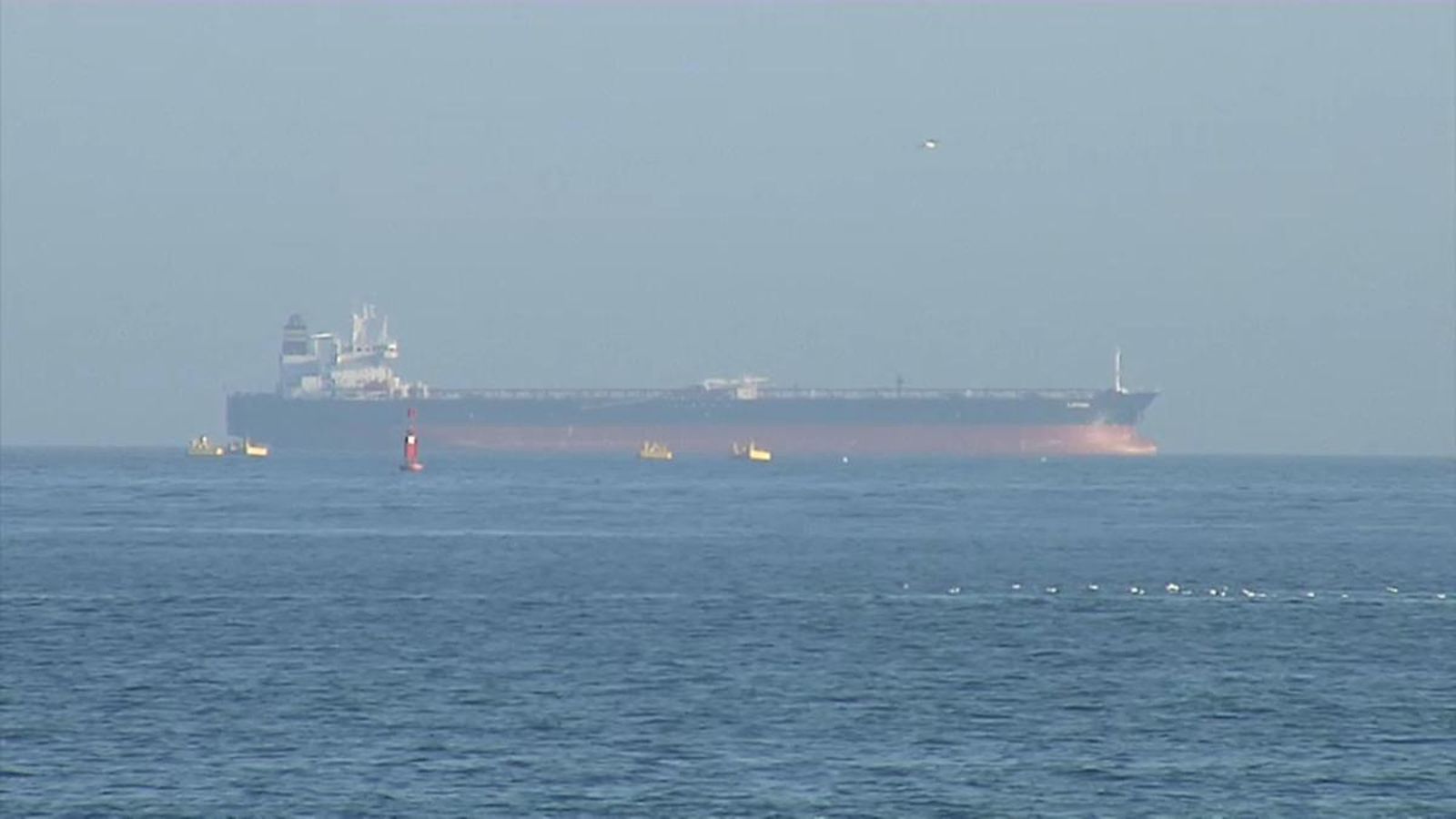 El vaixell amb set polissos nigerians continua fondejat en aigües internacionals a 12 milles de Castelló