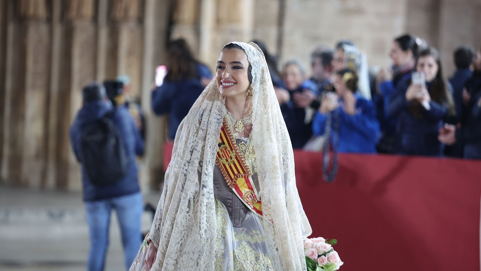 FOTOGALERIA | L'Ofrena de Carmen Prades, la fallera major de València, en imatges