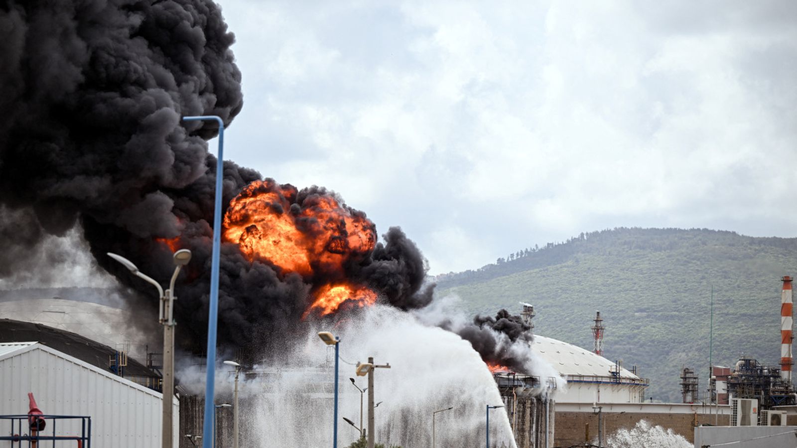 L'Iran ha atacat la refineria israeliana de Haifa