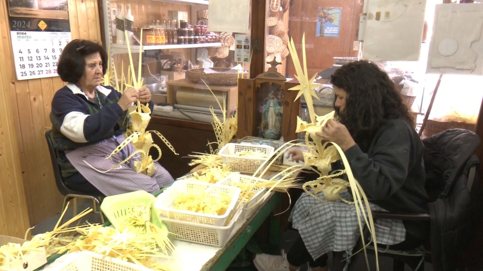 Les palmes blanques per al Diumenge de Rams són pura artesania