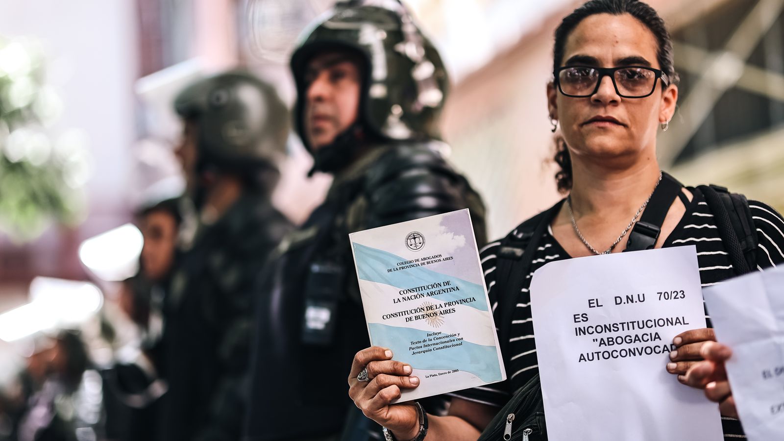 Manifestants participen en una marxa de protesta contra el govern del president Javier Milei, a Buenos Aires, l'Argentina