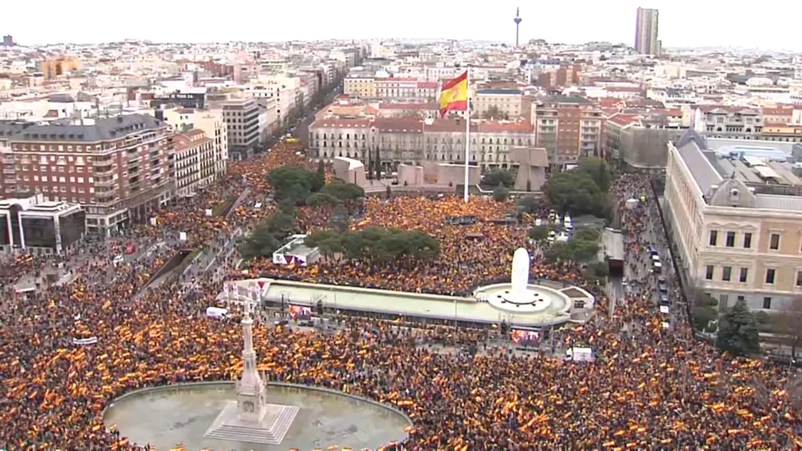 A la convocatòria també assistiran el grup d’ultradreta Hogar Social i els partits d’extrema dreta la Falange Española de las JONS i España 2000