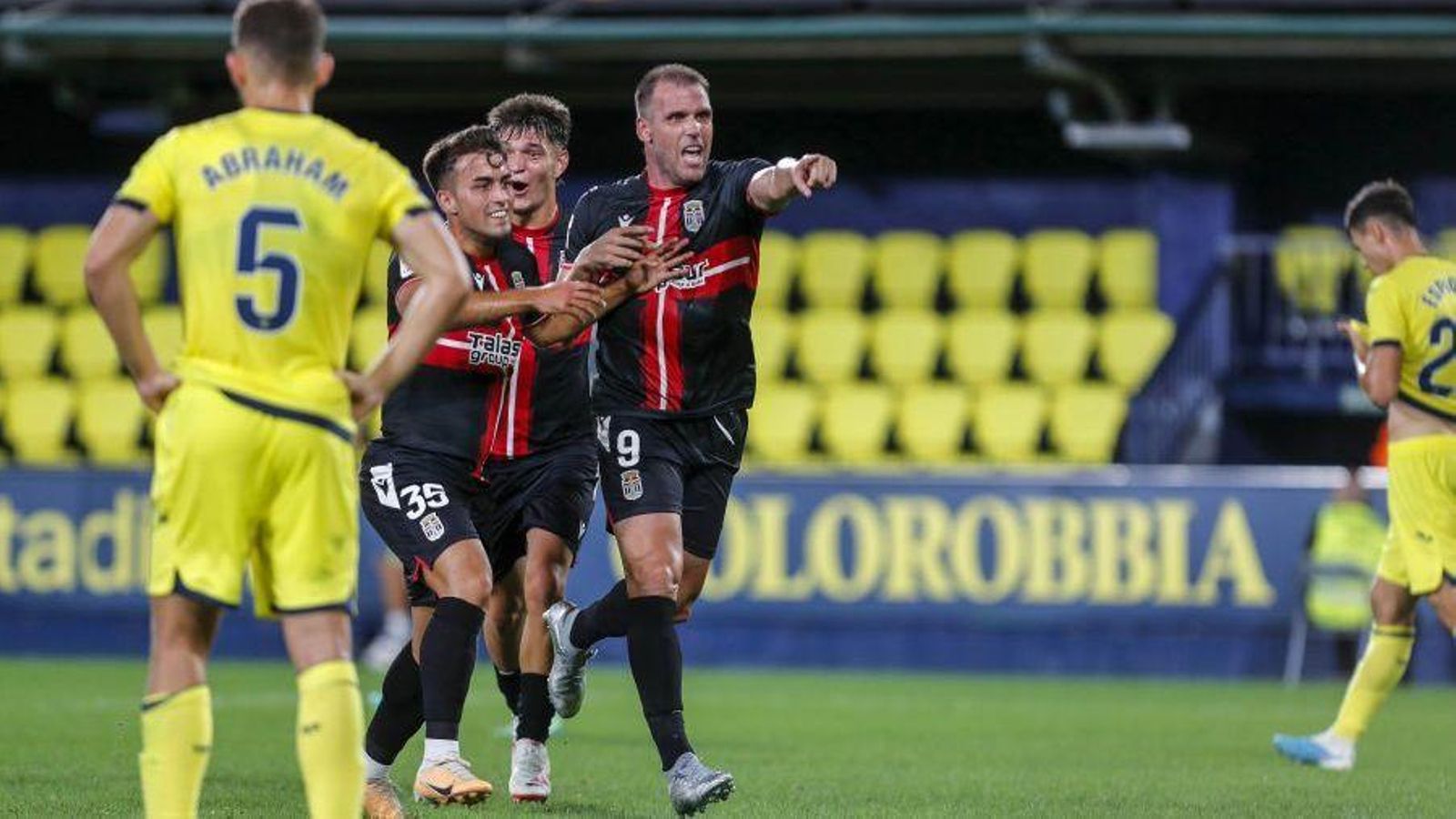 Ortuño celebra el gol