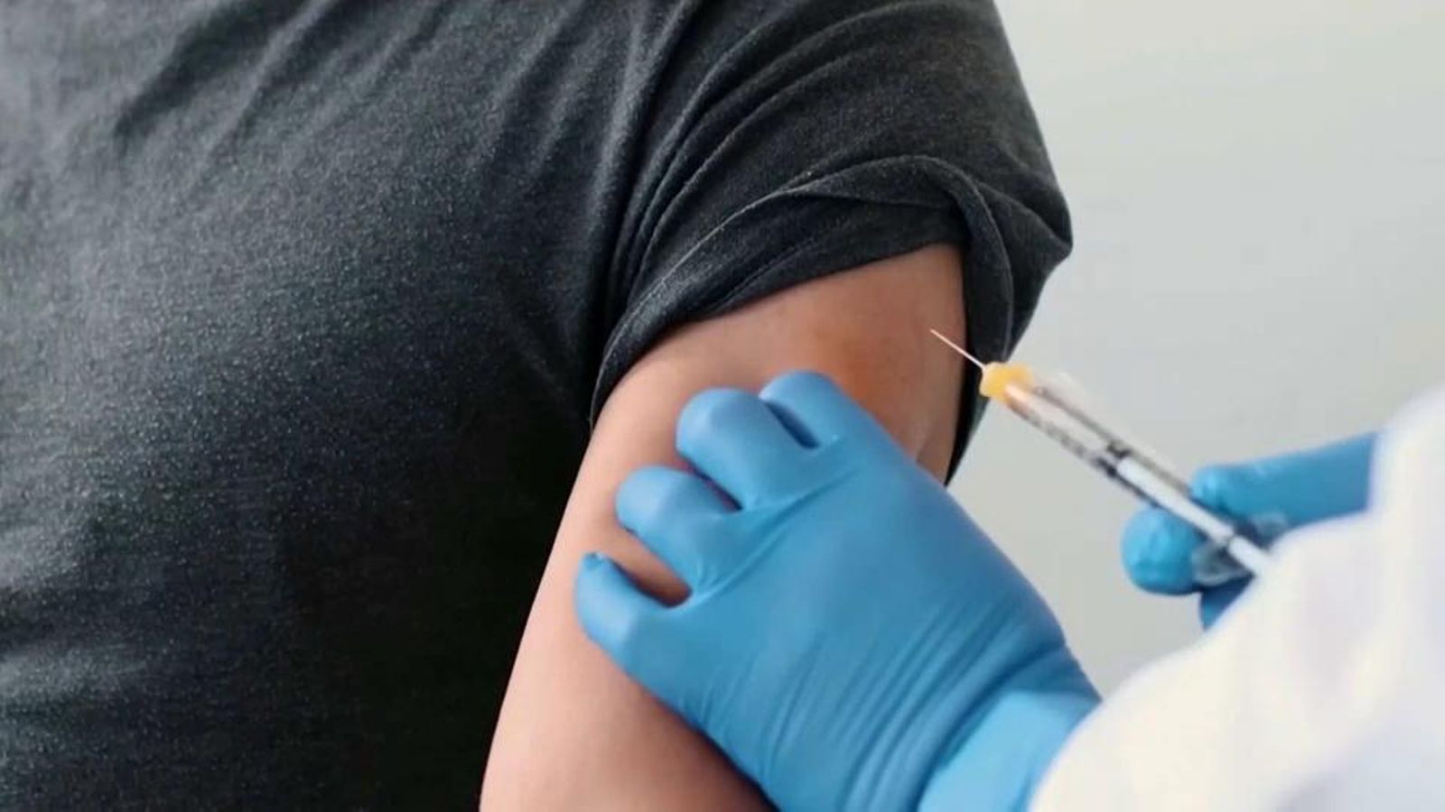 La Fiscalia d'Alacant investigarà la vacunació irregular d'alcaldes i regidors