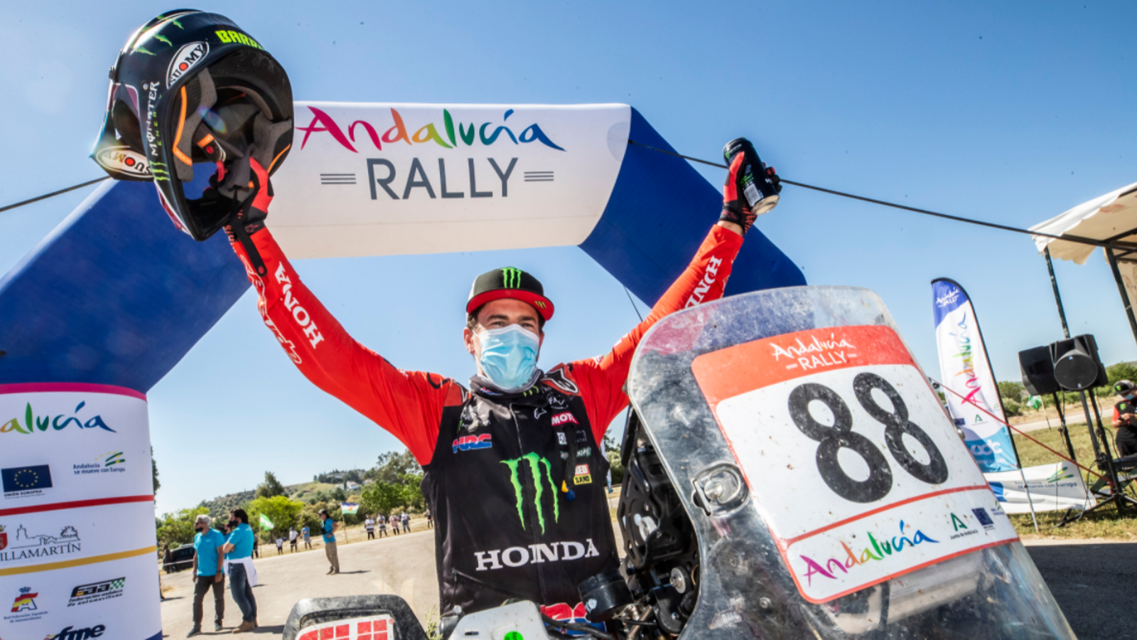 Joan Barredo celebra el triomf a Villamartín, Andalusia