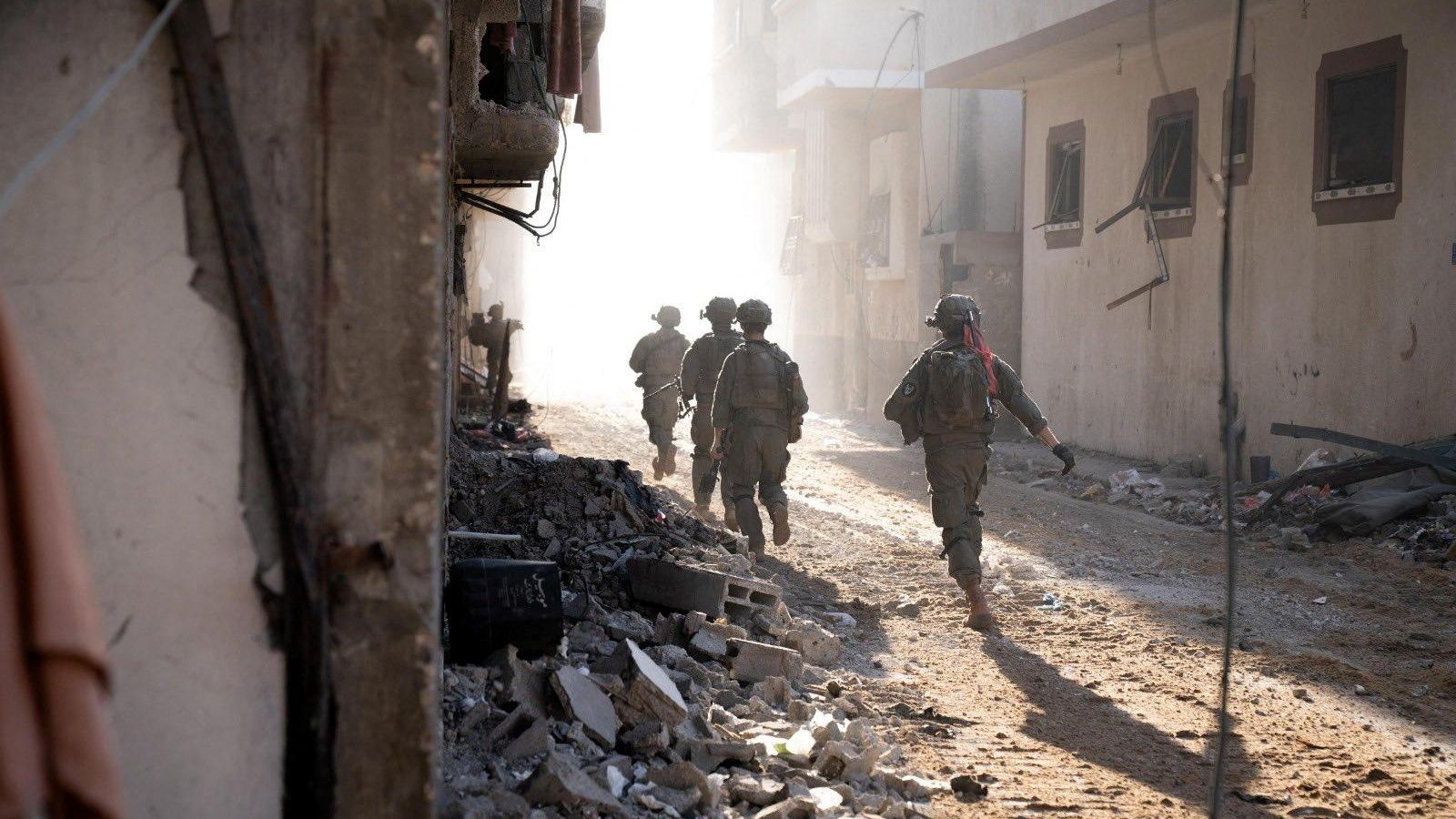 Soldats israelians en un carrer de la Franja de Gaza