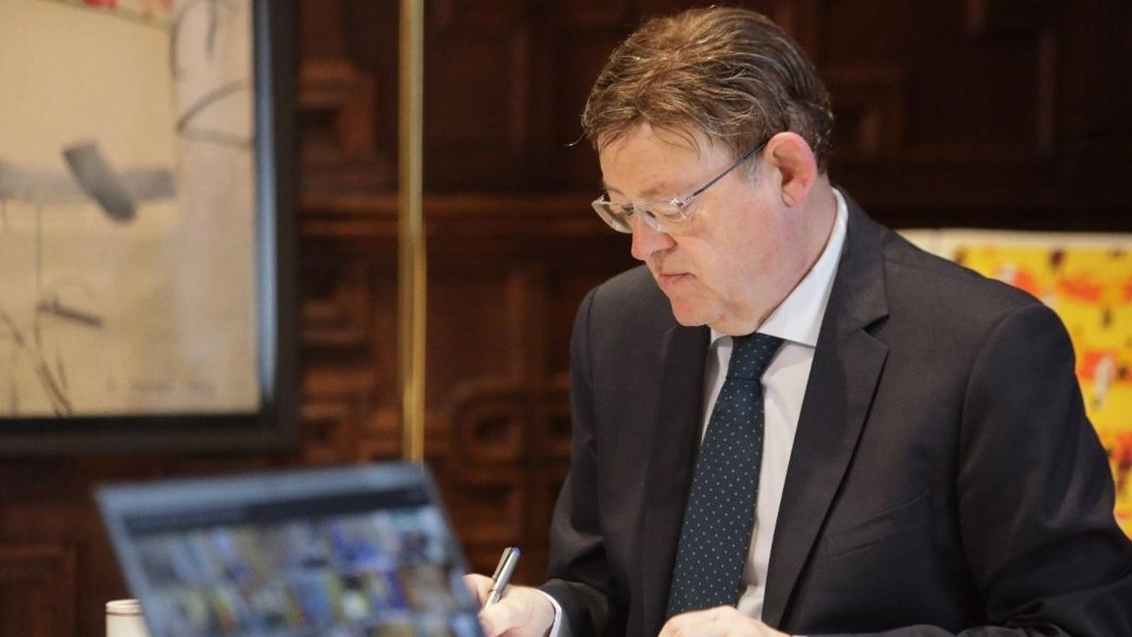 Ximo Puig durant la conferència telemàtica amb els presidents autònomics i el president del govern