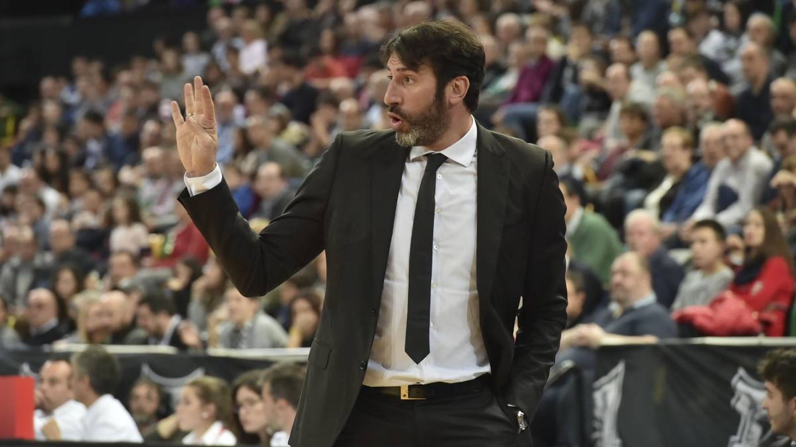 L'entrenador del València Basket, Álex Mumbrú