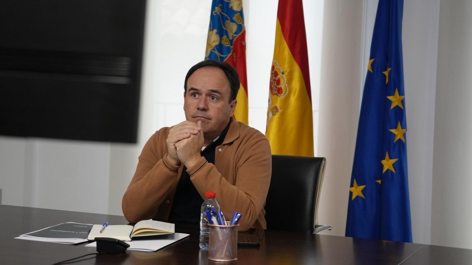 LLorca manté una reunió telemàtica amb Valderrama