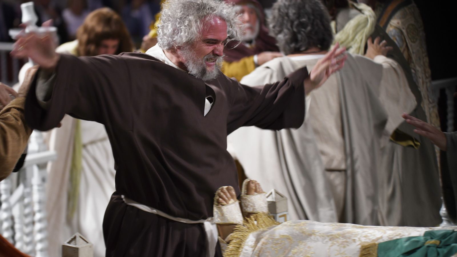 Un actor durant la representació del Misteri d'Elx