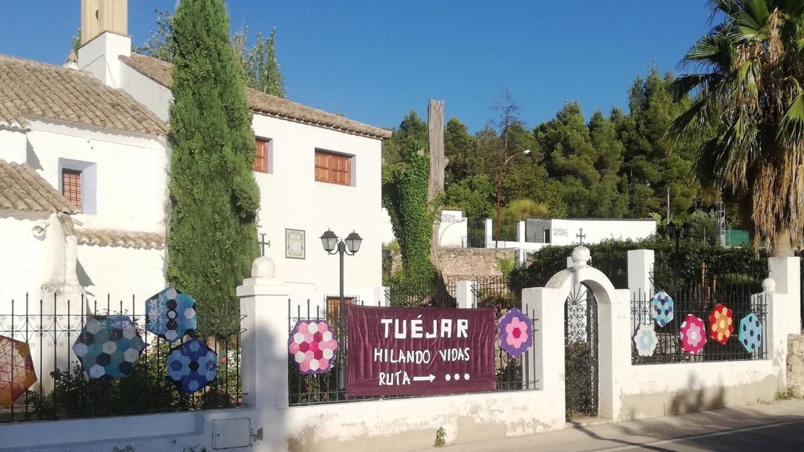 Hexàgons de ganxet a Toixa, dins la ruta Sororitat Serrania